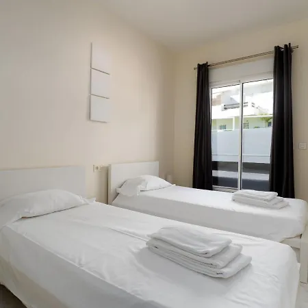 2051-new 3 Bedrooms On Golf Apartment *