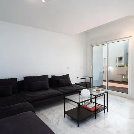 2051-new 3 Bedrooms On Golf Апартаменты Эстепона