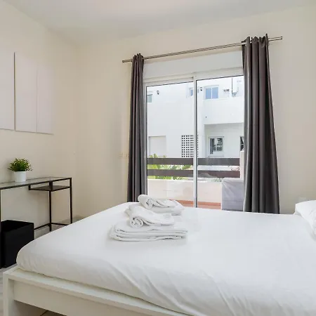 2051-new 3 Bedrooms On Golf Эстепона